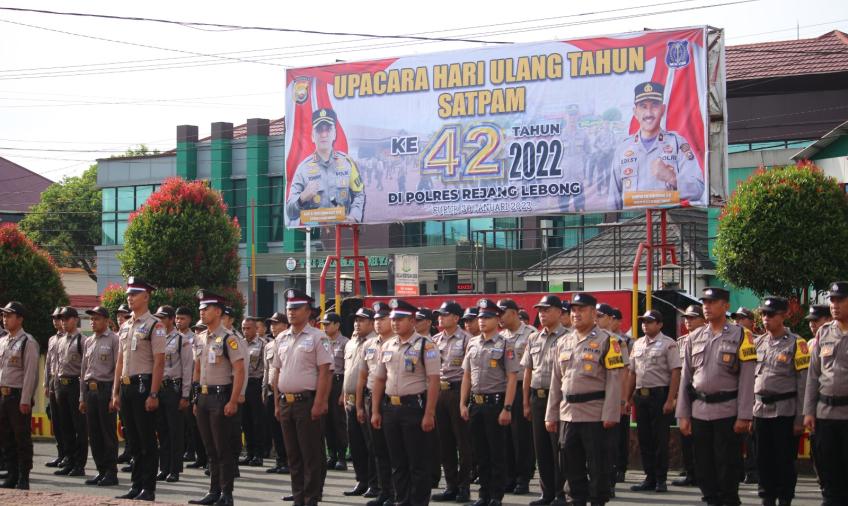 Kapolres Rejang Lebong Pimpin Upacara HUT Satpam ke-42