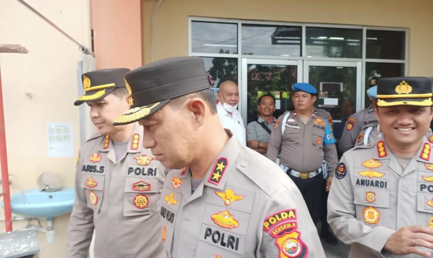 Kapolda Bengkulu Jenguk Korban Penembakan, Minta Jajarannya Segera Ungkap Pelaku  