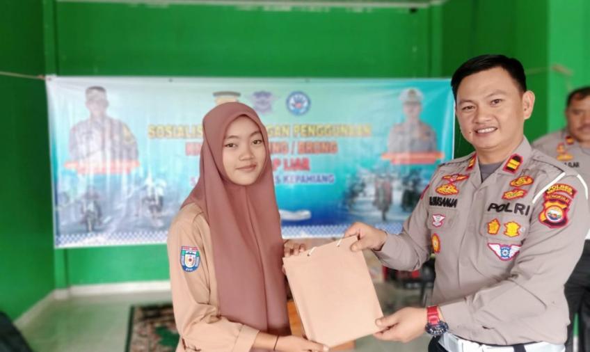 Satlantas Polres Kepahiang Sosialisasi Larangan Kendaraan Berknalpot Brong di MAN 2 Kepahiang