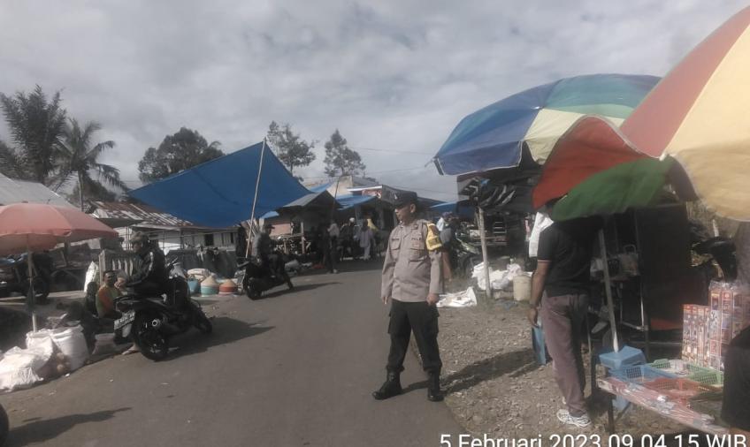 Beri Rasa Aman, Personel Polsek Bermani Ulu Lakukan Pengaturan di Pekan Minggu 