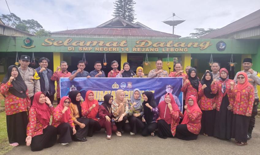 Jumat Curhat Polsek Bermani Ulu Digelar di SMPN 14 Rejang Lebong