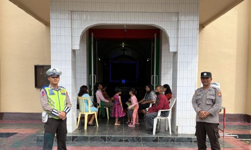 Berikan Rasa Aman, Polres Bengkulu Utara Rutin Lakukan Pengamanan Gereja