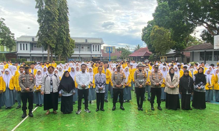 Kapolres Rejang Lebong Beri Arahan Kepada Ratusan Pelajar SMAN I Rejang Lebong
