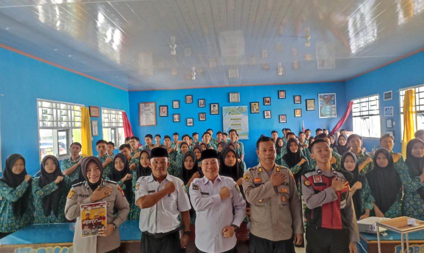Masuk Sekolah, Polres Lebong Ajak Siswa Jika Lulus Masuk Polisi