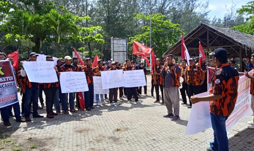 Kantor MPW Pemuda Pancasila Didemo Anggota, Minta Plt Ketua Diganti