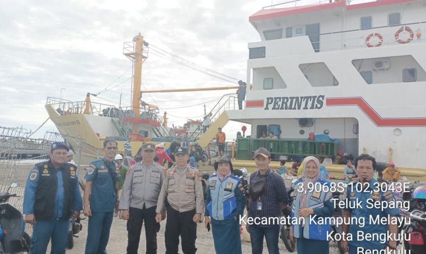 Antisipasi Gangguan Kamtibmas, Polsek KSKP Sambangi Pelabuhan Dermaga Pulau Baai