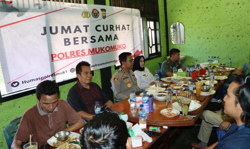 Jumat Curhat, Kapolres Mukomuko Hadir Ditengah Forkopimda dan Pers