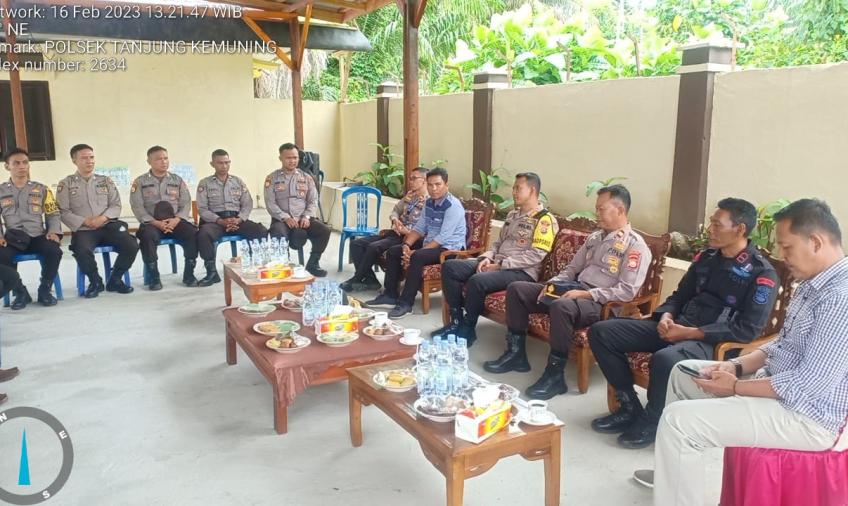 Kunjungi Mapolsek Tanjung Kemuning, Kapolres Kaur  Minta Jaga Kekompakan