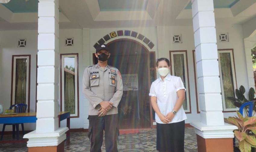 Polsek Giri Mulya Jaga Keamanan Jemaah Beribadah di Gereja