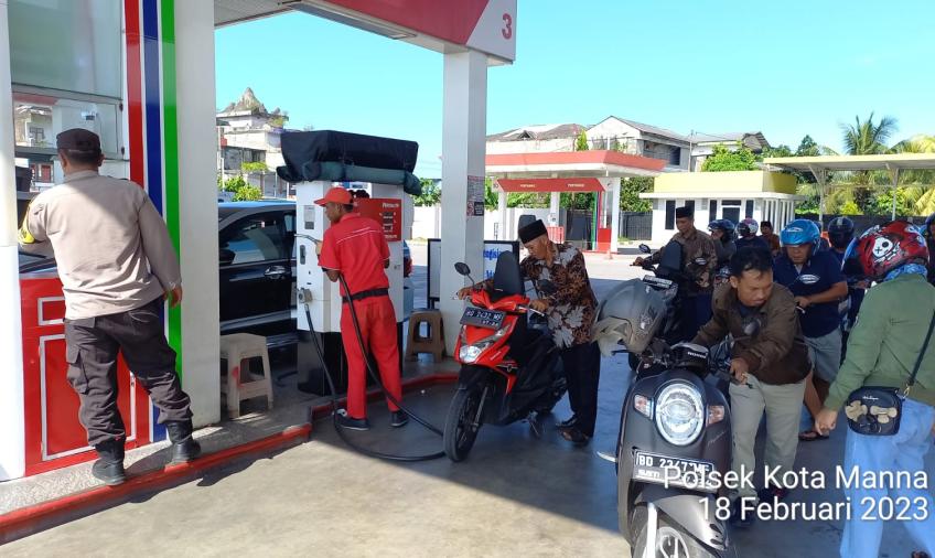 Cek Ketersediaan BBM, Polsek Kota Manna Sambangi SPBU