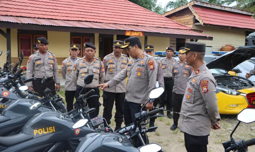 Dukung Perayaa HUT Kabupaten Mukomuko, Kapolres Mukomuko Cek Kondisi Kendaraan Dinas Untuk Optimalkan Pelayanan 