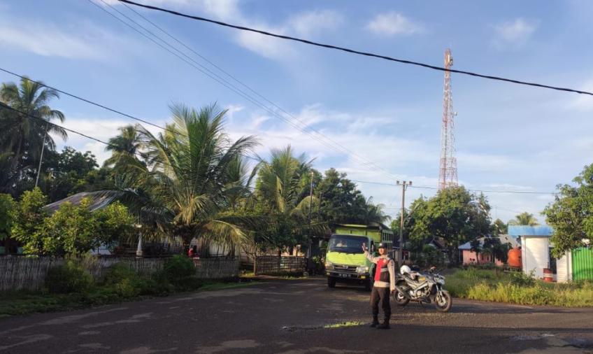 Personel Polsek Air Besi Melaksanakan Kegiatan Commander Wish
