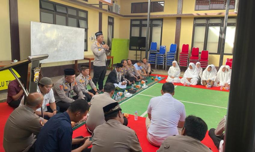 Tingkatkan Iman dan Taqwa, Polres Bengkulu Tengah Peringati Isra Miraj dengan Tausyiah