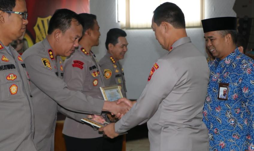 Polres Lebong Raih Peringkat Ketiga di Se Polres Jajaran Dalam Pelayanan Publik Tahun 2022