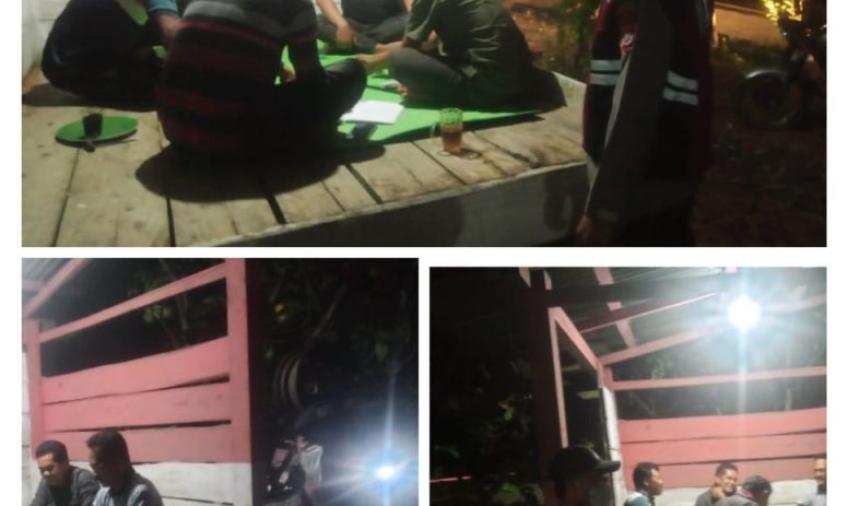 Personel Polsek Batik Nau Polres Bengkulu Utara Pantau Pos Ronda Warga