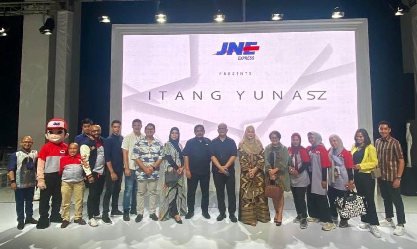 JNE Berkolaborasi Dengan Itang Yunasz dalam menyambut Ramadan dan Hari Raya 