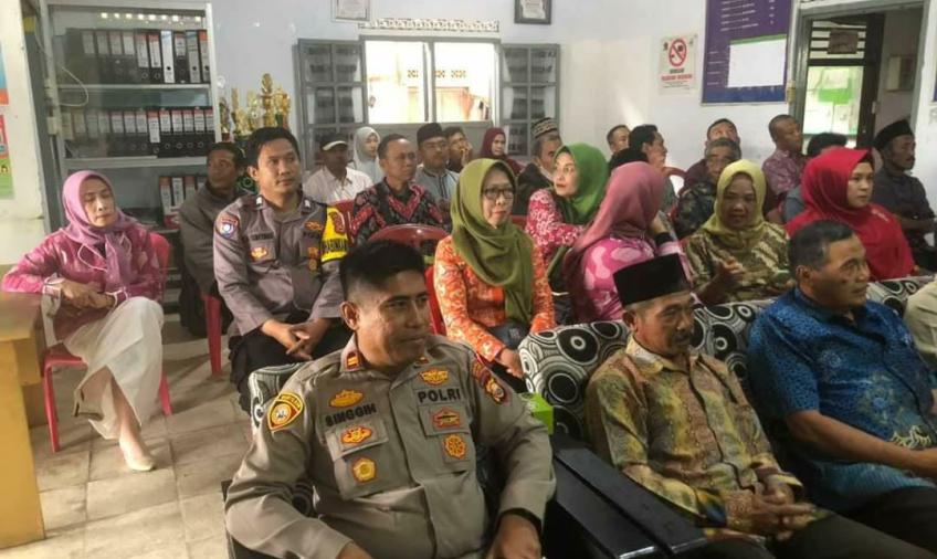 Kapolsek Curup Hadiri Sertijab Lurah Air Putih Baru