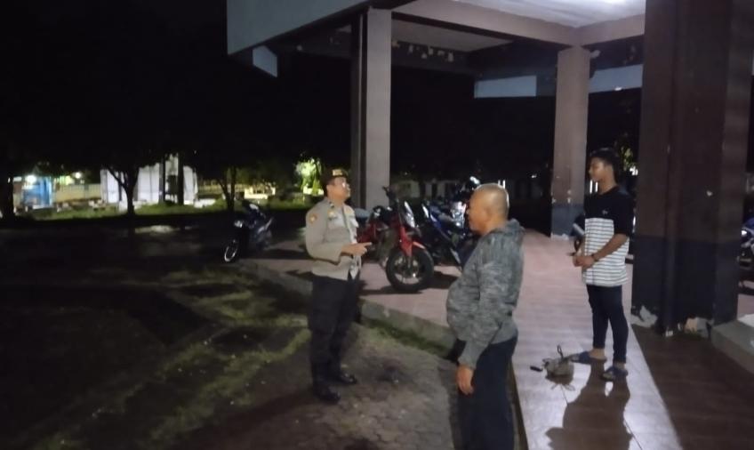 Patroli Dialogis Polsek Ratu Agung, Tegur Pemuda Nongkromg di GOR Sawah Lebar