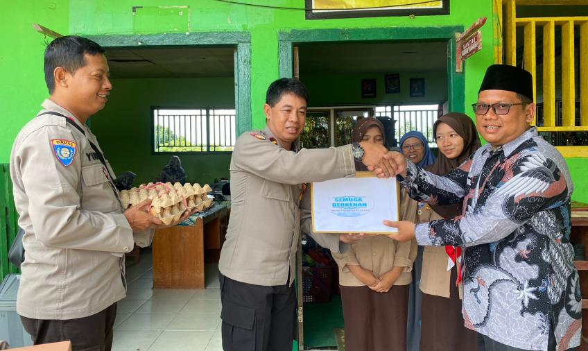 Jumat Berbagi, Polres Bengkulu Selatan Bagikan Sembako ke Gereja, Ponpes dan Panti asuhan  