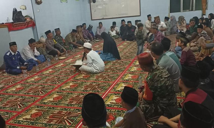 Bhabinkamtibmas Polsek Lebong Atas Hadiri Peringatan Isra Mikraj