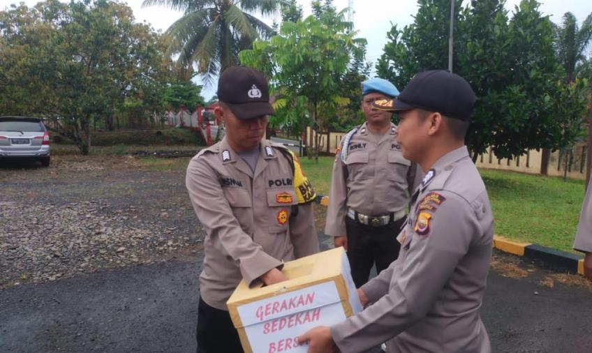 Bantu Warga yang Membutuhkan, Polsek Giri Mulya Sedekah Bersama