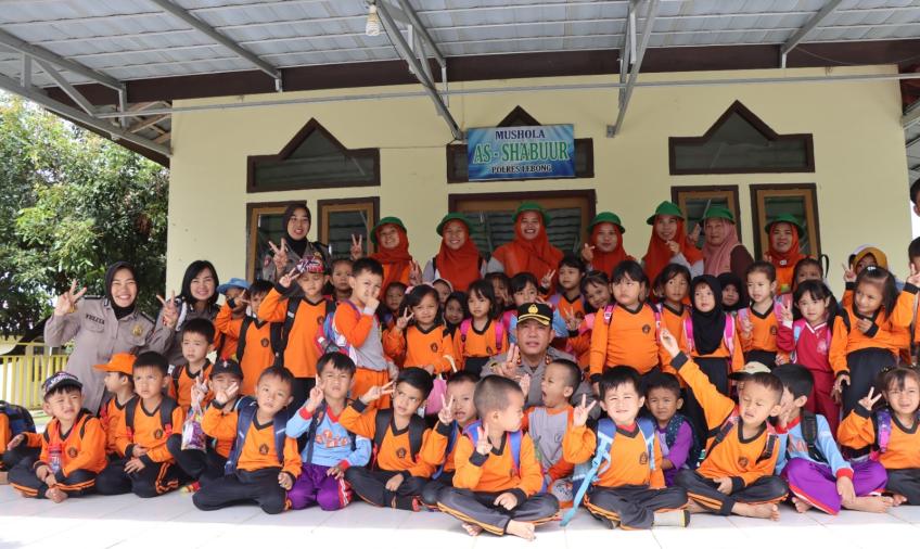 Polisi Sahabat Anak, Polres Lebong Terima Kunjungan Murid TK-PAUD Putri Sindar Bulan