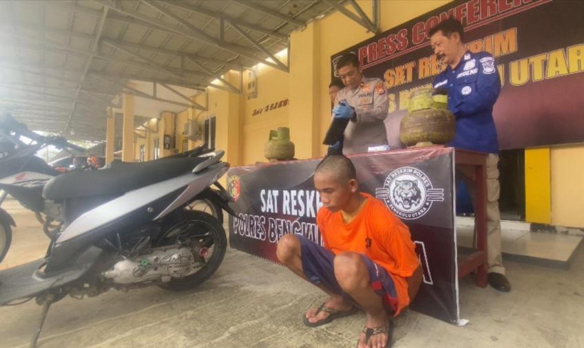 Terduga pelaku dan barang bukti