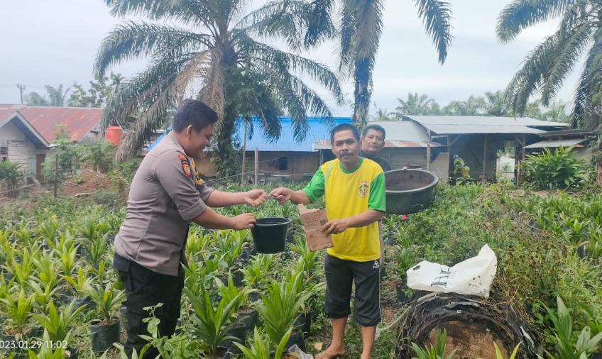 Antisipasi Kebakaran Lahan, Bhabinkamtibmas Imbau Masyarakat Tidak Bakar Lahan Sembarangan 