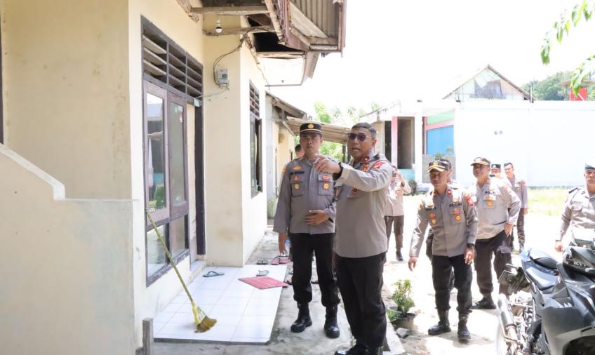 Kunjungi Polsek Nasal, Wakapolda Pesan Anggota Jaga Kesehatan dan Ikhlas Bertugas