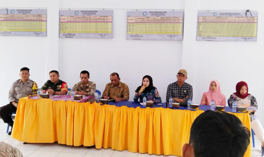 Bhabinkamtibmas Polsek Lebong Selatan Hadiri Penetapan  KPM BLT-DD 2023 Desa Bungin