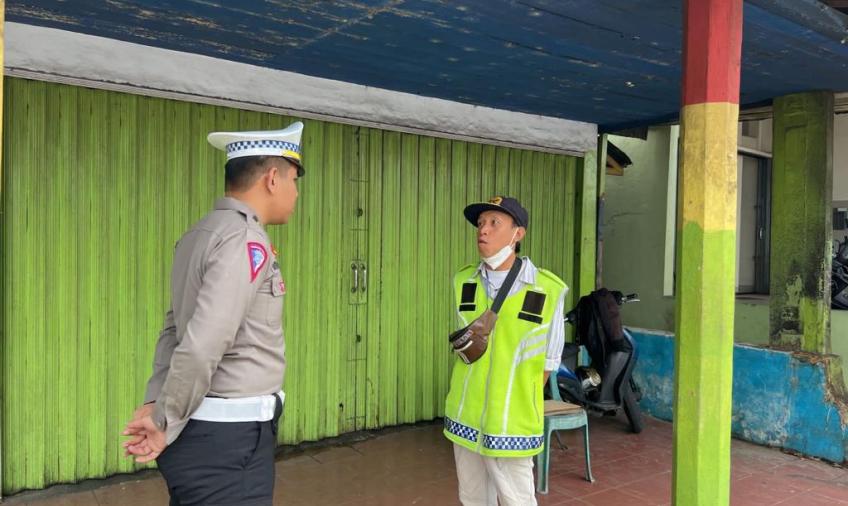 Satlantas Polres Rejang Lebong Laksanakan Imbauan Kepada Juru Parkir
