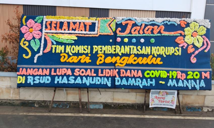 Sempat Viral Di Media Soaial, Papan Bunga Penyambutan Tim KPK Ini Raib Di Lokasi Bandara Fatmawati