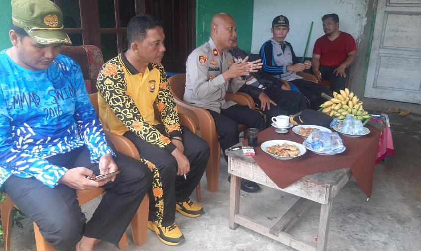 Jumat Curhat Polres Kaur Dilaksanakan di Rumah Kades Tetap