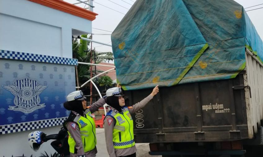 Satlantas Polres Kepahiang Tindak Truk Kelebihan Muatan