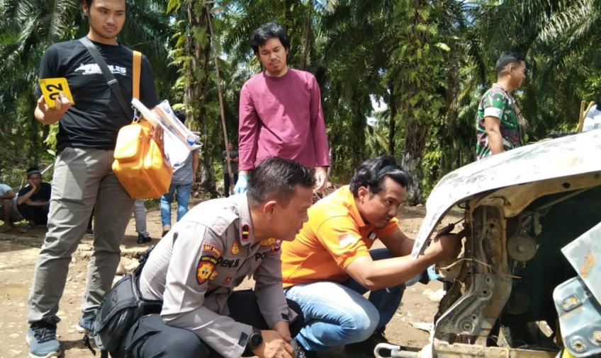Polsek Batik Nau Dampingi Tim Inavis Olah TKP Kebakaran Mobil