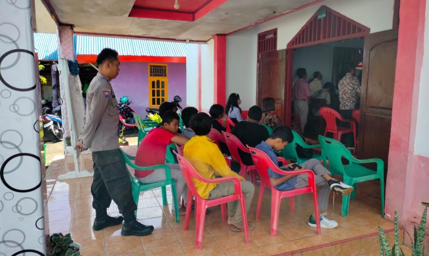 Polsek Muara Bangkahulu Pengamanan Ibadah Kebaktian di Gereja