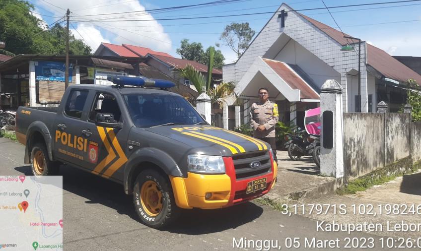Polsek Lebong Utara Laksanakan Pengamanan Ibadah di Gereja GKII