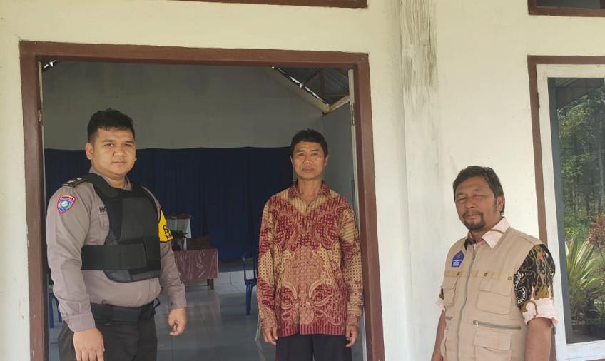 Polsek Lebong Atas Pengamanan Ibadah Umat Kritiani di Gereja