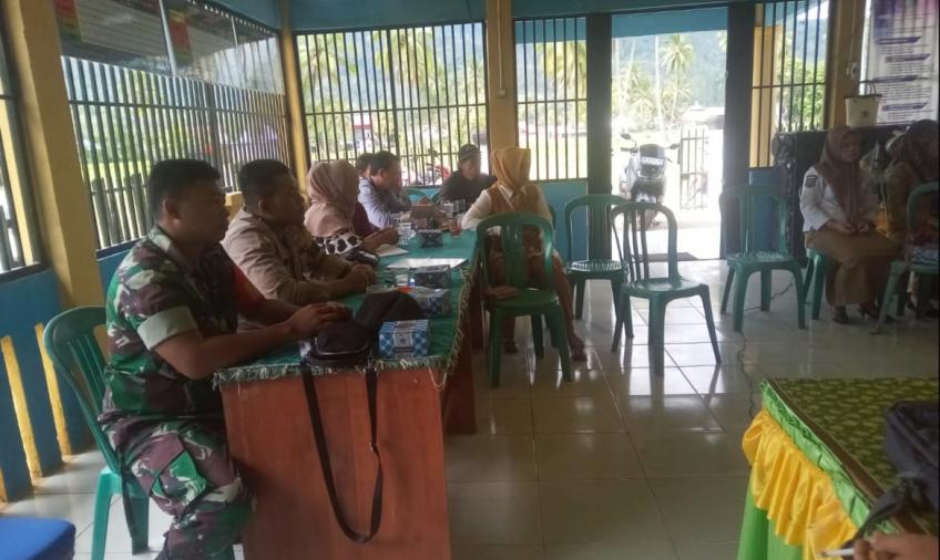 Bhabinkamtibmas Polsek Lebong Utara Hadiri Musdessus Penetapan Penerima BLT DD