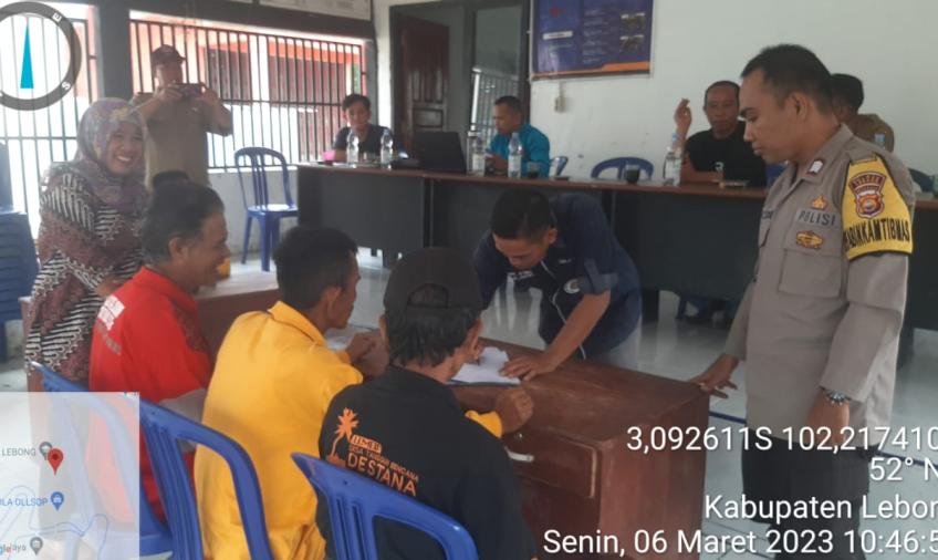 Bhabinkamtibmas Polsek Lebong Utara Hadiri Musdessus Desa Lemeu 