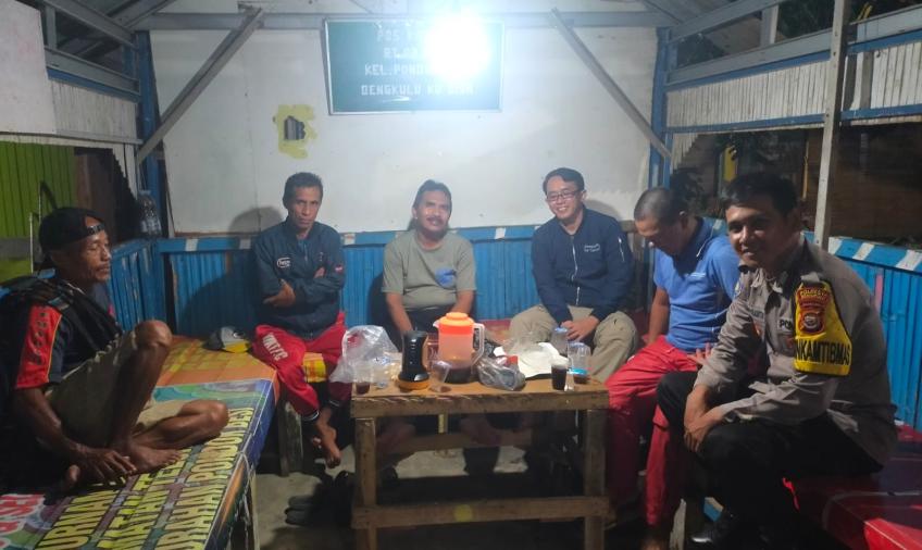 Bhabinkamtibmas Polsek Teluk Segara Monitoring Pos Kamling