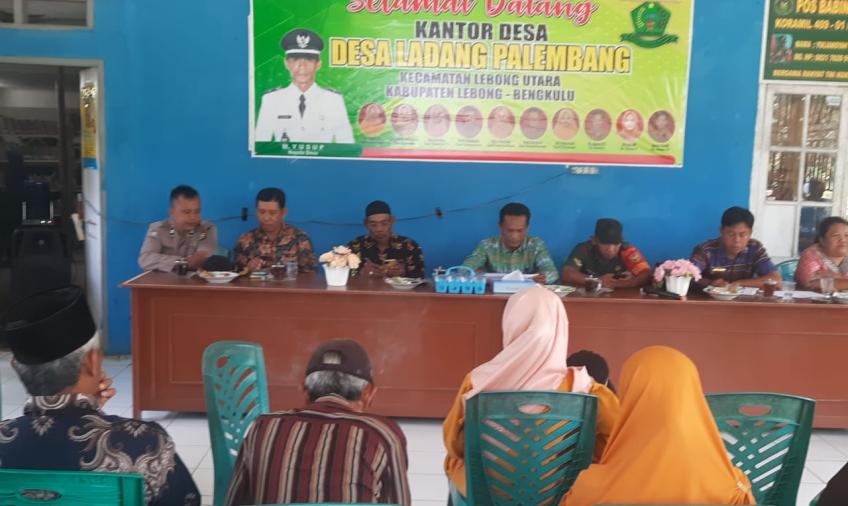 Bhabinkamtibmas Polsek Lebong Utara Hadiri Musdessus Desa Ladang Palembang