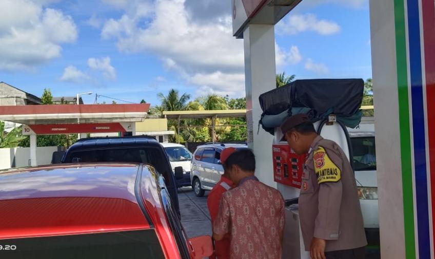 Bhabinkamtibmas Sampaikan Imbauan Kamtibmas Saat Sambangi SPBU, 