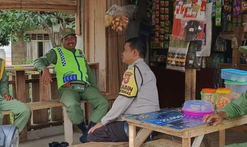 Satbinmas Polres BU Saat Sambangi Linmas 