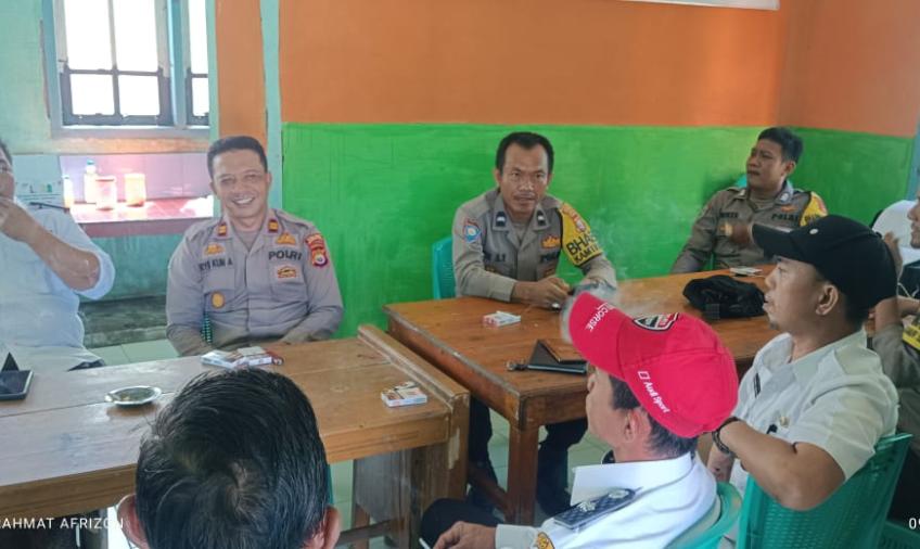Warga Desa Kasuk Baru Curhat kepada Polsek Kaur Selatan 
