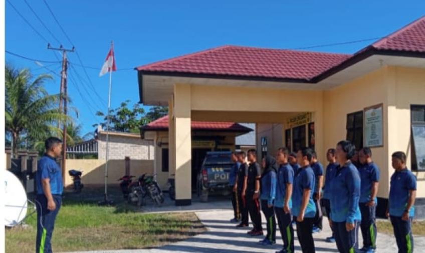 Personel Polsek Enggano Senam Bersama Untuk Jaga Kebugaran