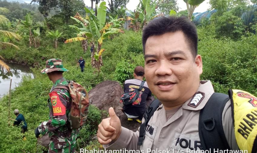 Polsek Lebong Selatan Lakukan Pengamanan Pemasangan Patok Tapal Batas Perusahaan dan Lahan Warga