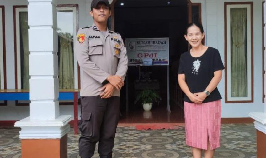 Personel Polsek Giri Mulya Jaga Gereja Dan Beri Rasa Aman