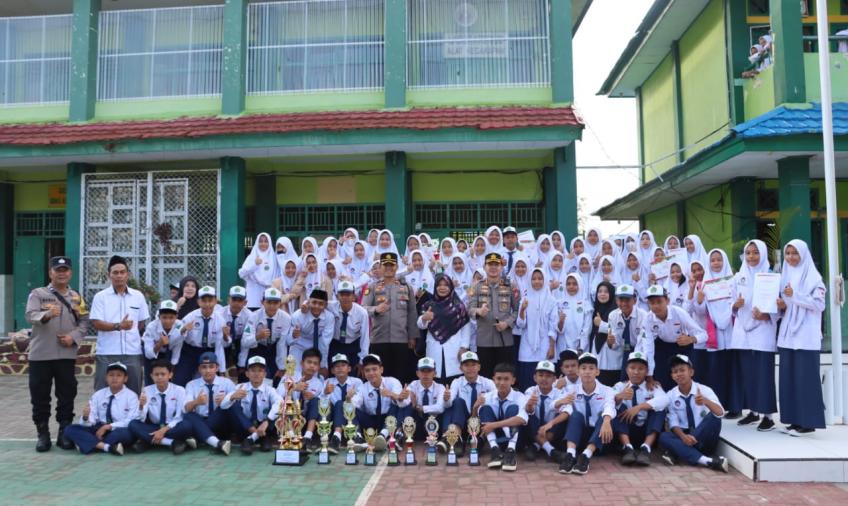 Jadi Pembina Upacara di MTs N, Kapolresta Berikan Motivasi Kepada Pelajar