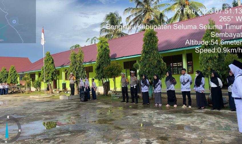 Kasat Lantas Polres Seluma Jadi Pembina Upacara di SMPN 02 Seluma